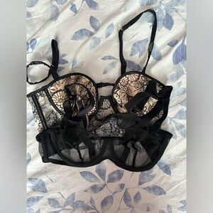 Elegant Black Lace Bustier